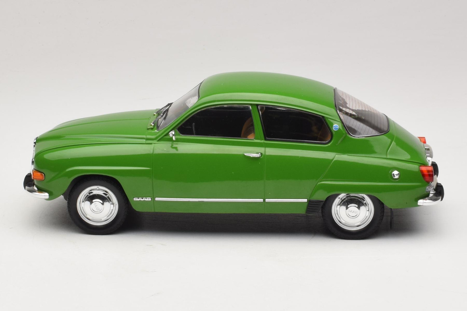 Saab 96 V4 Green 1:18 MCG | MCG18655