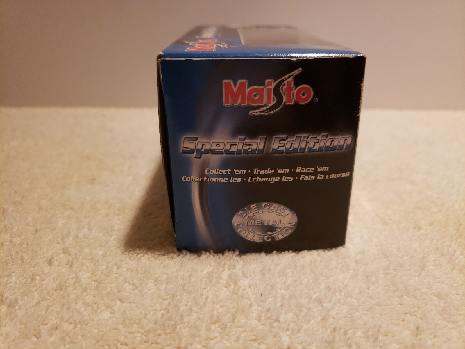 Vintage Maisto Car Die-Cast Special Edition Officially Licensed Metal GM CARD