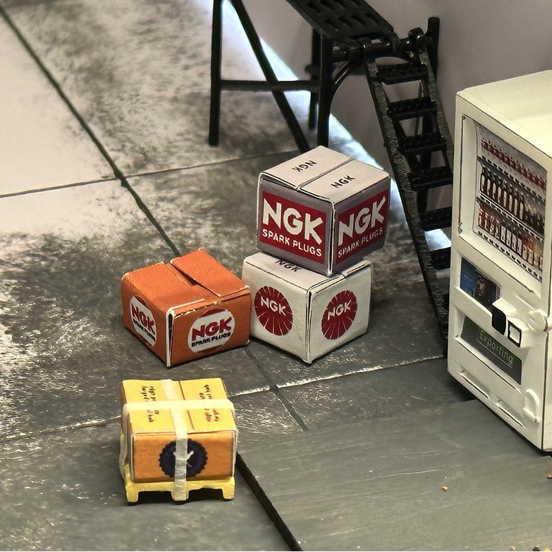 Diorama 1/64 Car Garage Props Repair Workshop Box Model Scene Display Accessory