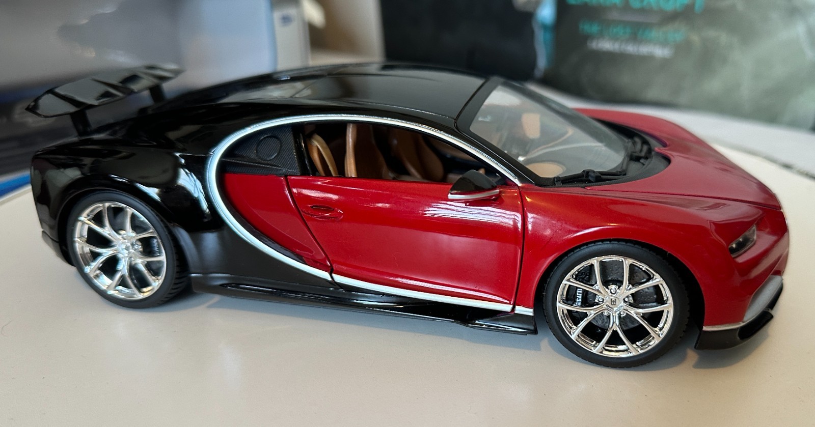 Bugatti Red Chiron Maisto Special Edition 1:18 Scale Diecast – 46629