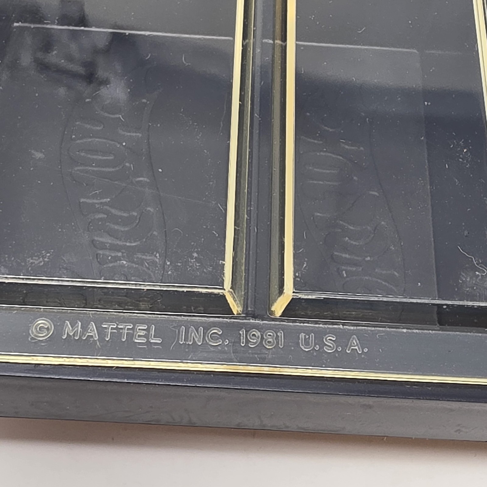 Vintage 1981 Mattel Hot Wheels Showcase Black Plastic Wall Mount + Gold Decals