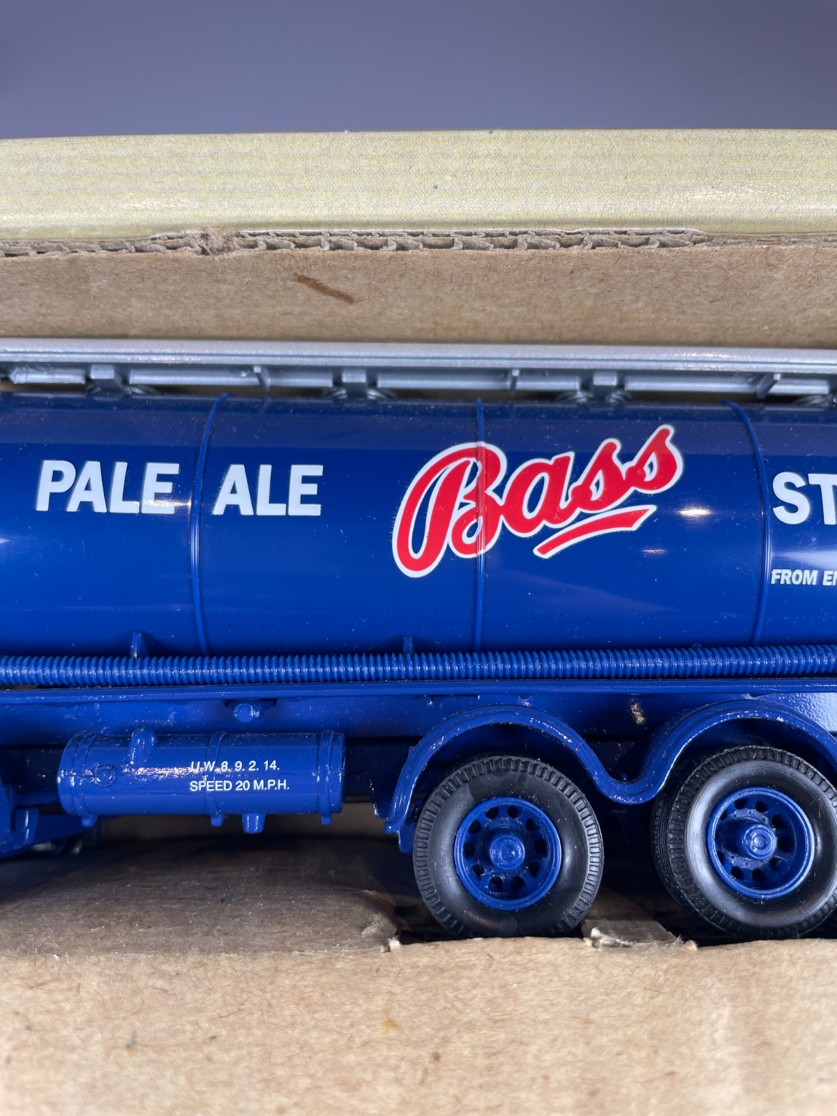 Corgi Classics 1:50 Scale 97319 ERF Cylindrical Tanker Bass Worthington Boxed.