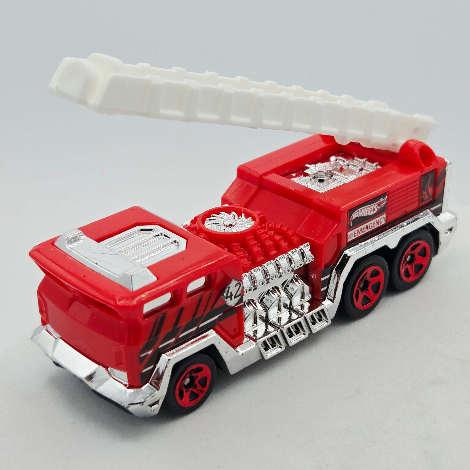 Hot Wheels 5 Alarm Fire Truck – Tandem Axel, Red (2014 HW Basic – City Works Res