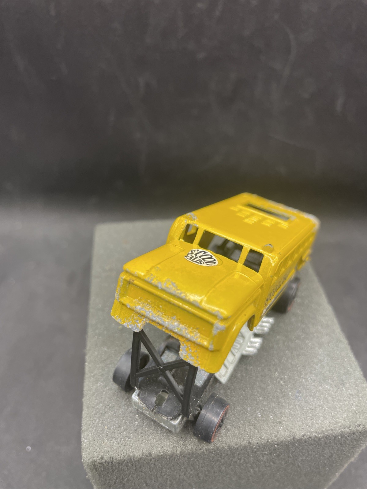 Vintage 1970 HOT WHEELS S’Cool Bus The Heavyweights Yellow Redline Decals 21