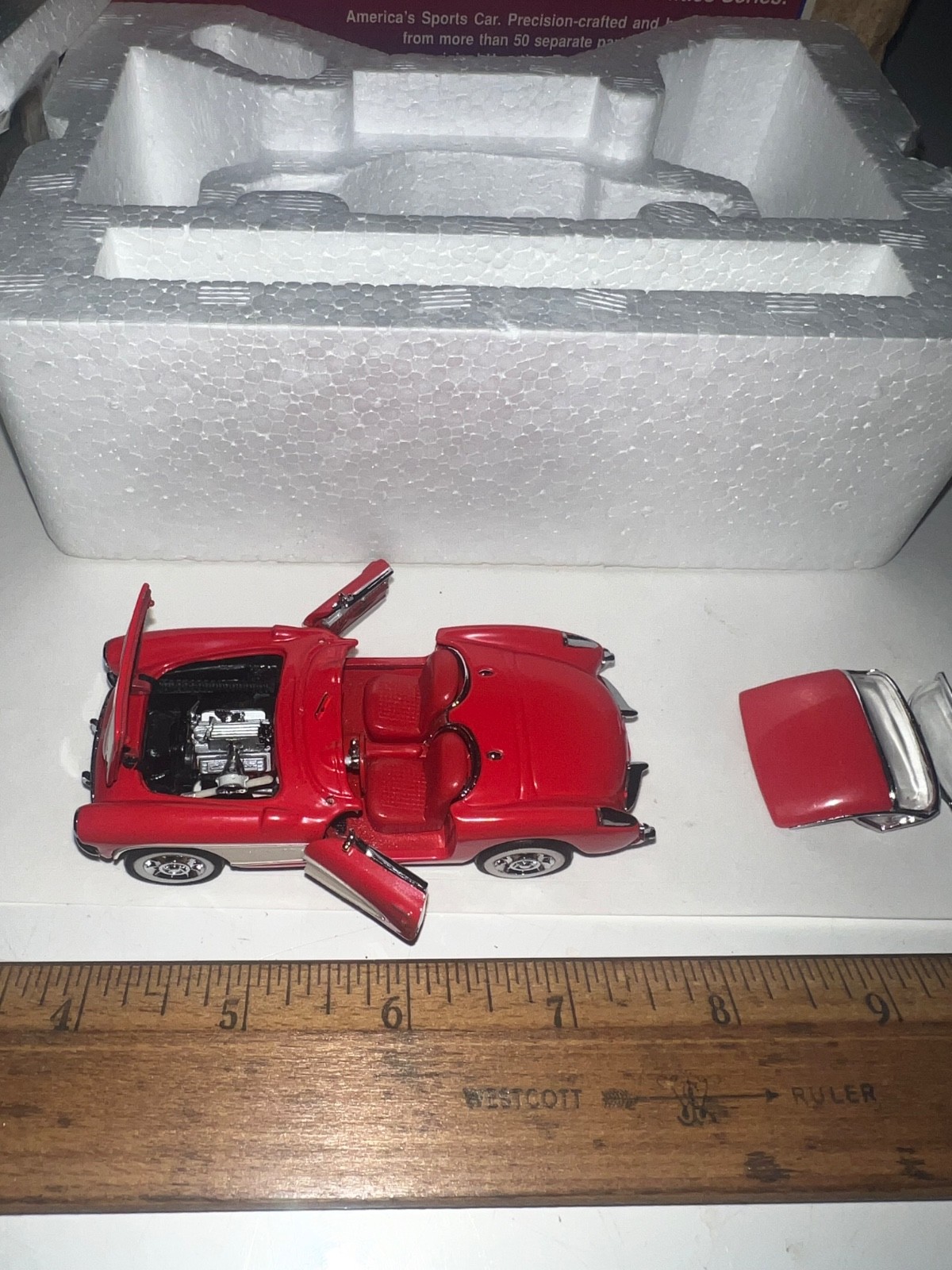 FRANKLIN MINT 1957 CORVETTE 1:43 SCALE WITH REMOVABLE TOP AND BOX