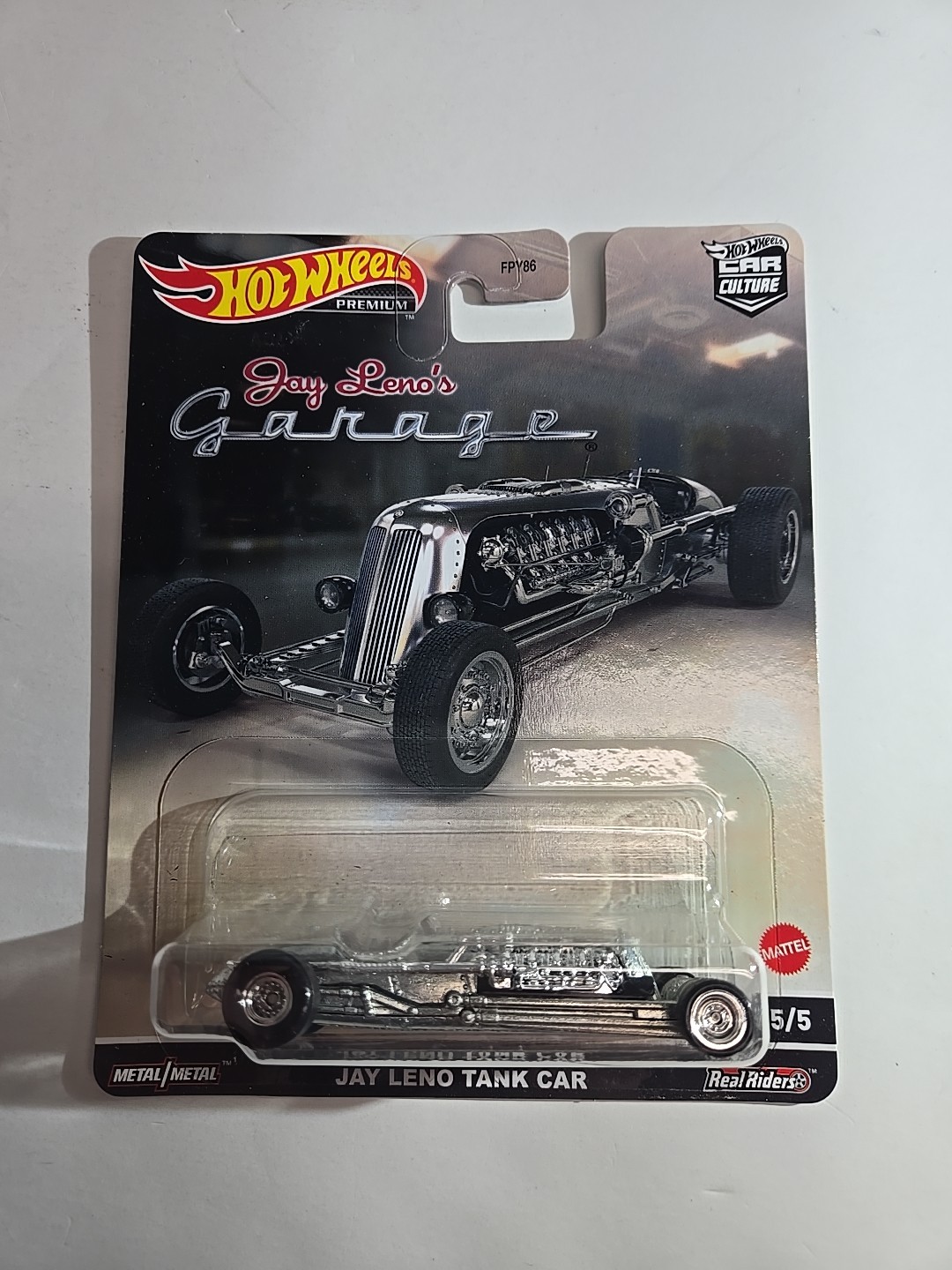 Hot Wheels Premiums Tank Car – Silver (HCJ85)