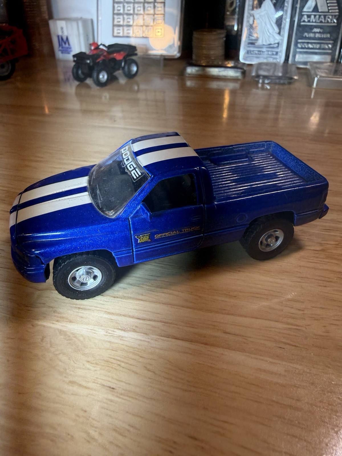 Maisto Special Edition Dodge Ram Pickup Truck Blue Stripe Diecast 1/46 Scale Toy