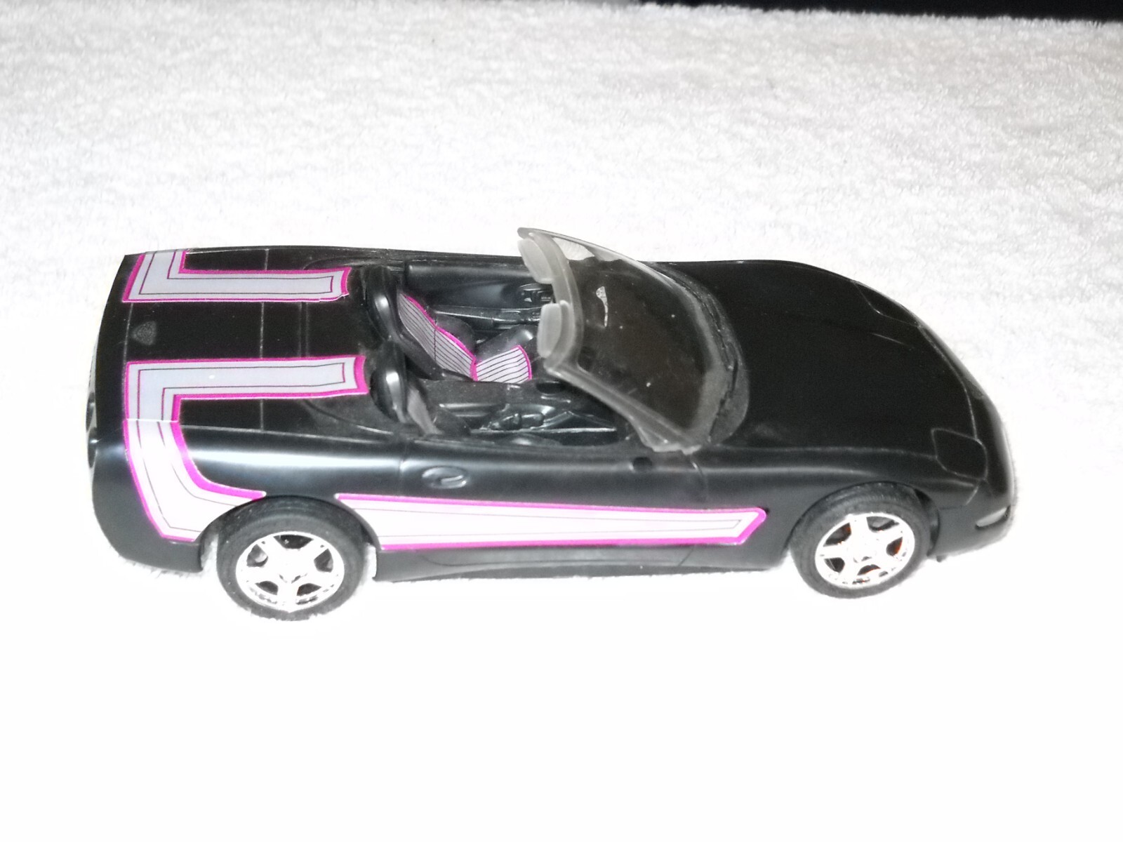 MM Inc Plastic Car, Chevy Corvette, 1997, Good Condition, Please see the photos