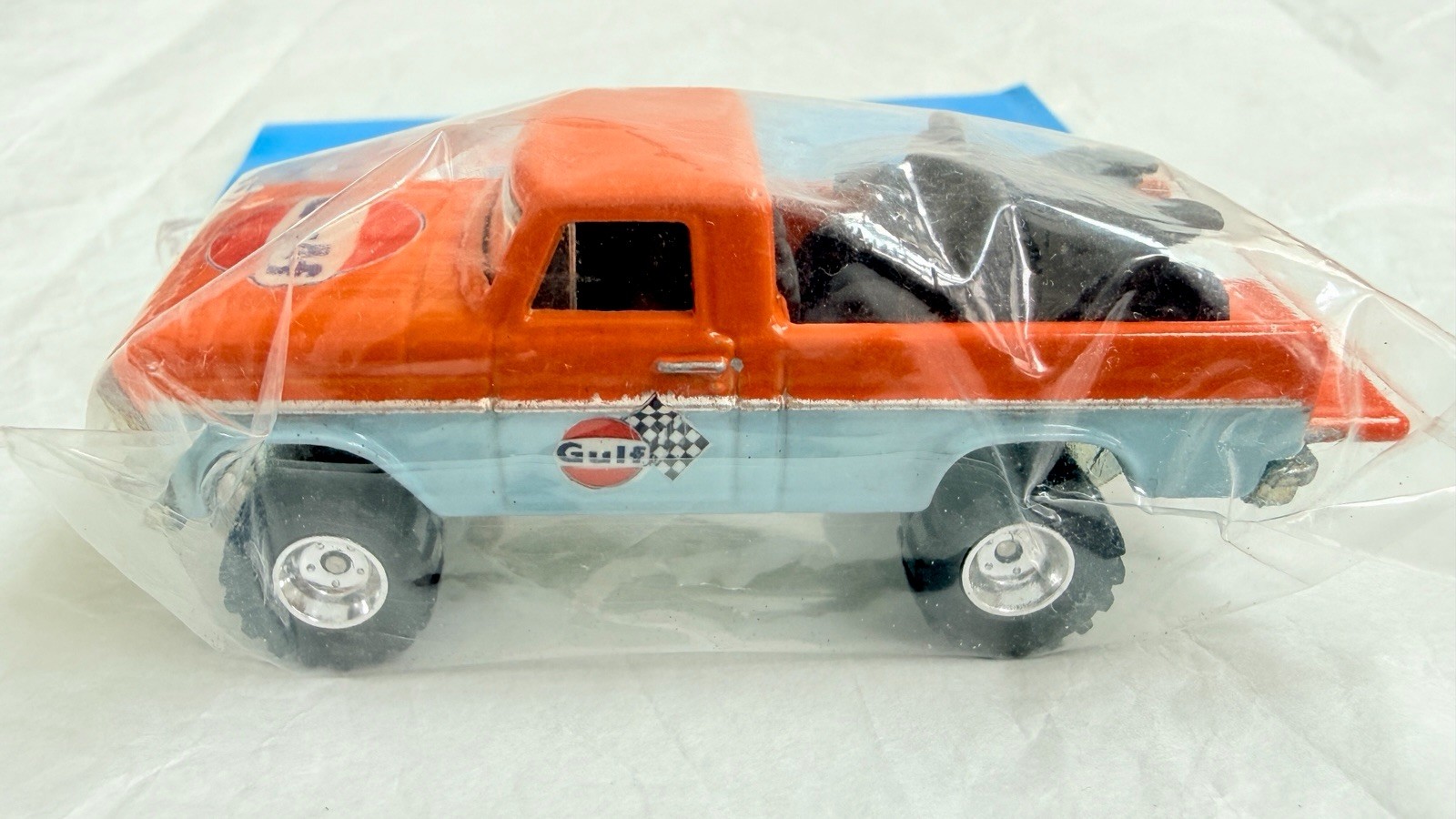 Hot Wheels Texas Drive’Em Gulf Pickup w Dirt Bikes Custom Georgia Diecast Rare