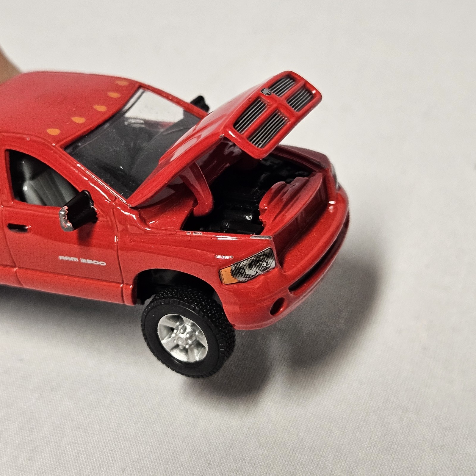 Dodge RAM 2500 Red 2002 – 2005 ERTL Die Cast Chrysler Group Truck RC2