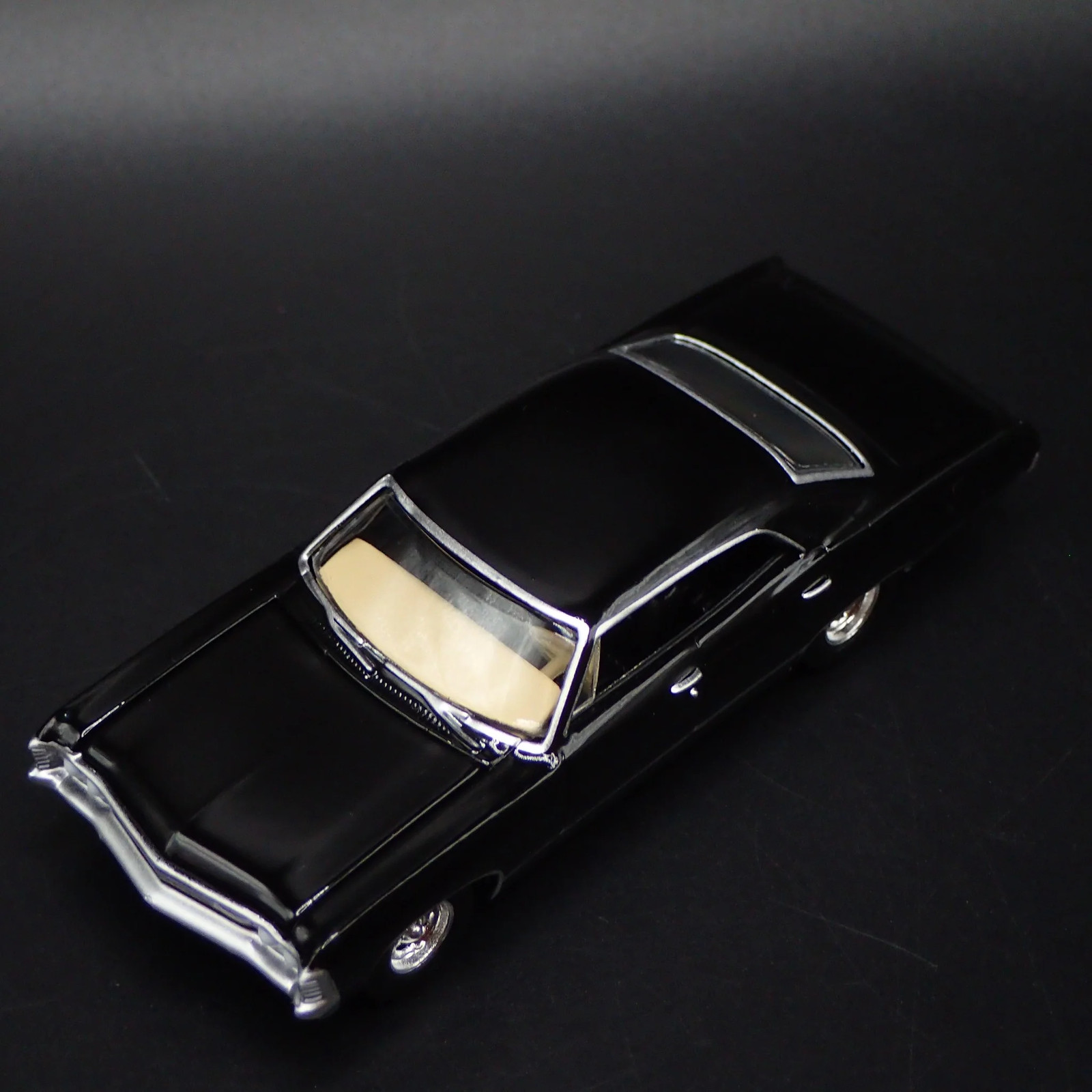 1967 67 CHEVY CHEVROLET IMPALA SUPERNATURAL BLACK 1:64 SCALE DIECAST MODEL CAR