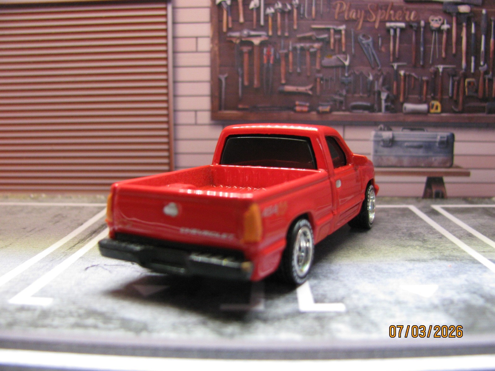 2025 Maisto 1993 Red Chevrolet 454 SS Pickup Truck, w/Real Riders Wheel Swap