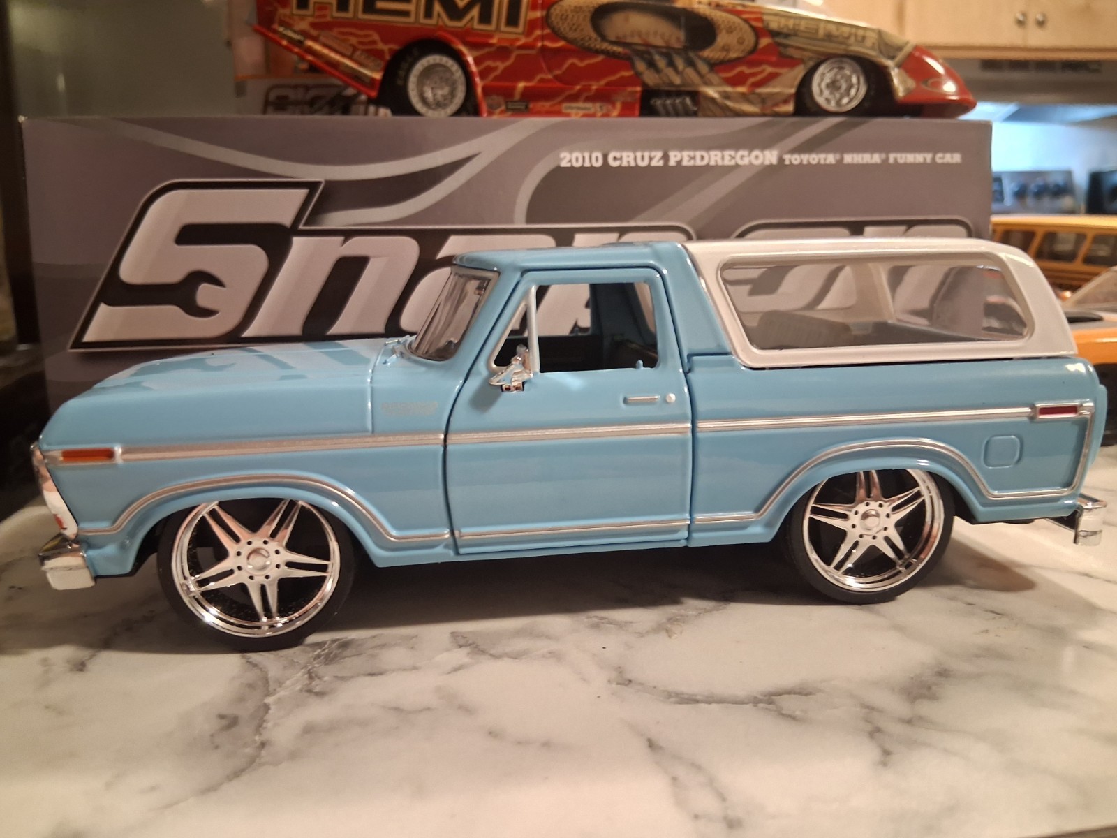 ( Custom Built) 1.24scale Diecast Custom 78 Ford BRONCO SLAMMED( Read Ad Plz)