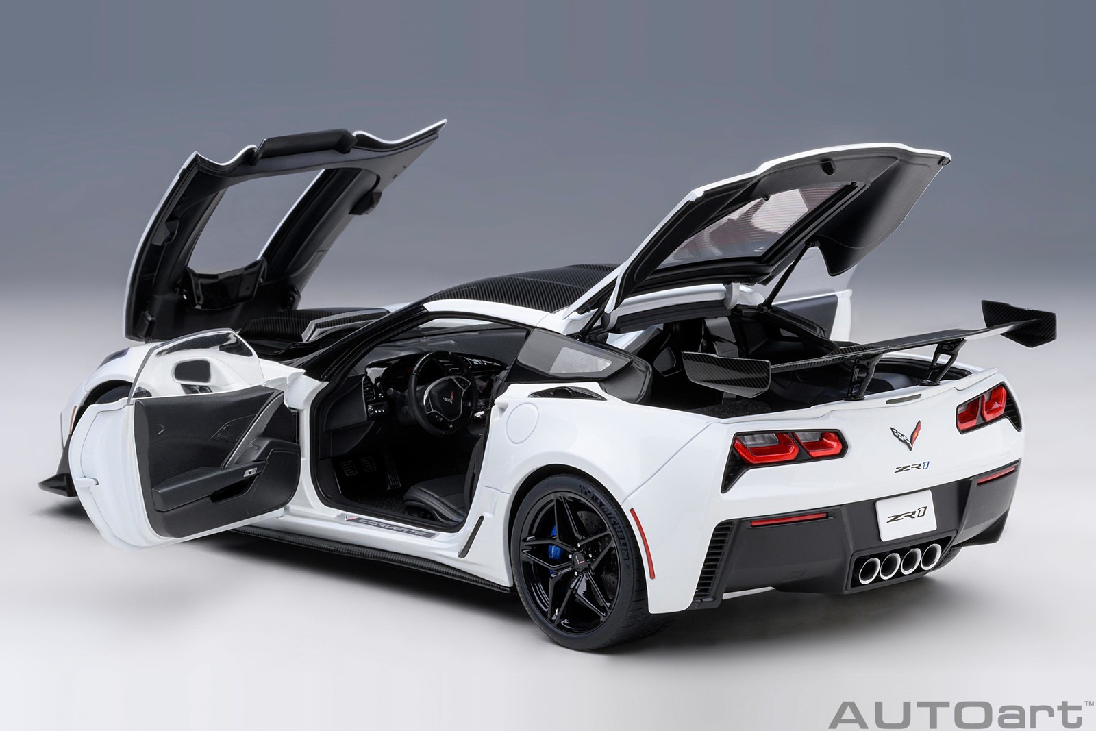 2019 Corvette C7 ZR1 in Arctic White in 1:18 Scale by AUTOart