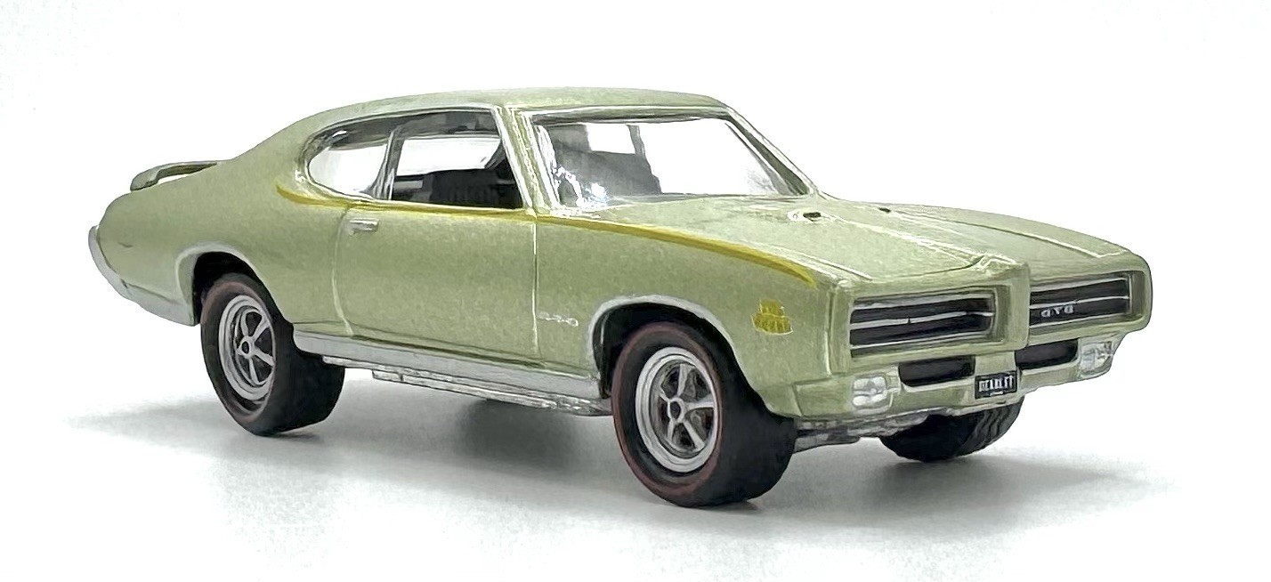 HTF 1969 Pontiac GTO Judge 6.6L 400 V8 – Limelight Green – 1:64 Scale – A Body