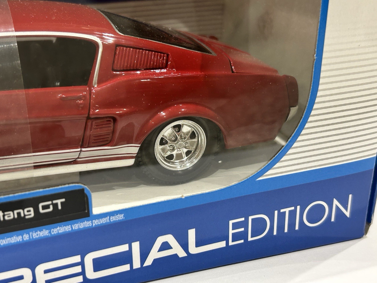 1967 Ford Mustang red muscle car Maisto 1/24 diecast metal model car #31260