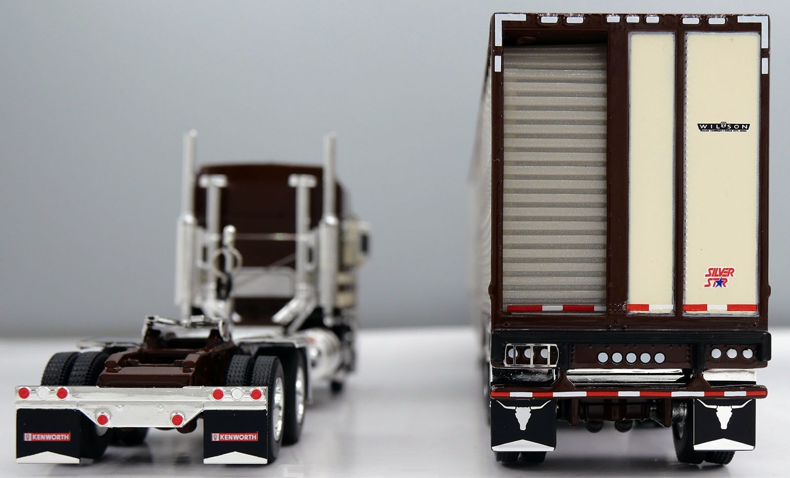 DCP 1/64 Brown Cream Kenworth K-100 Wilson Livestock 60-2124 Farm Toy