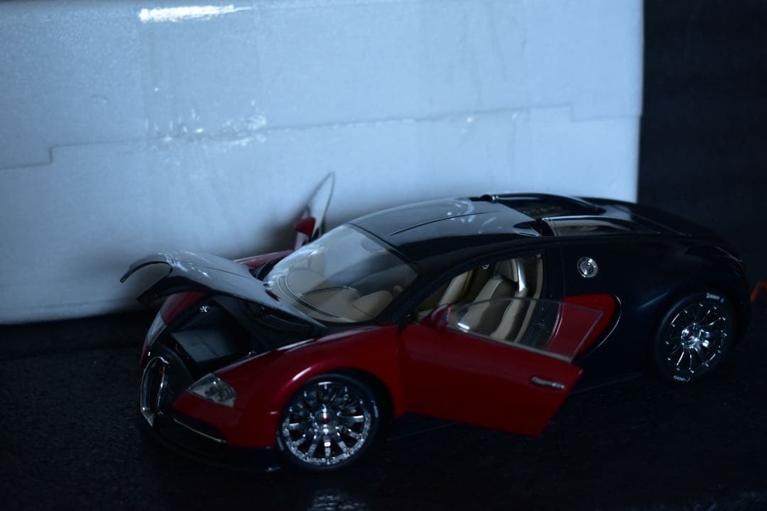 AUTOart 1/18 Bugatti Veyron EB 16.4 Full Detail Movable Rear Wing Diecast Mint
