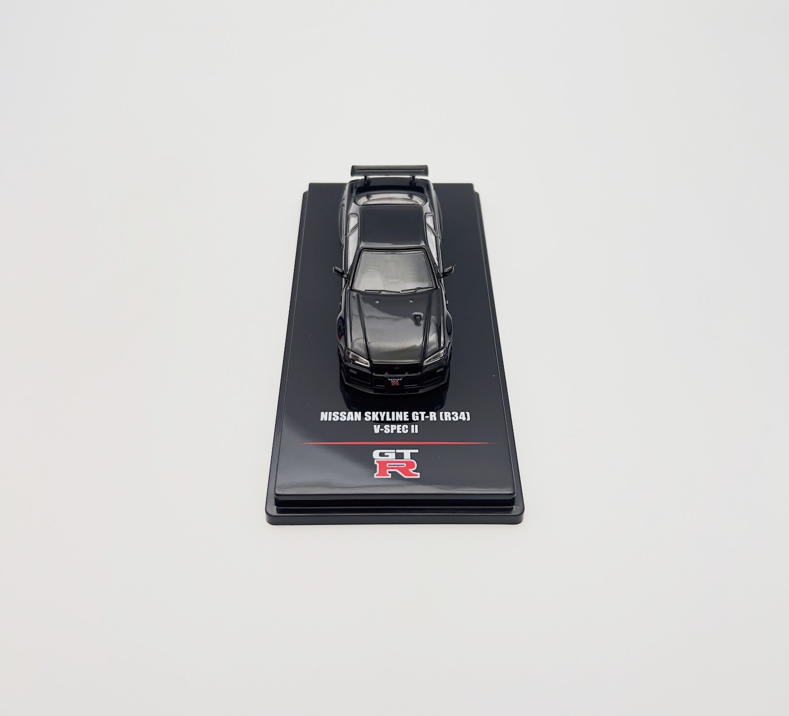 INNO64 1:64 Nissan GT-R R34 V-SPEC II Black