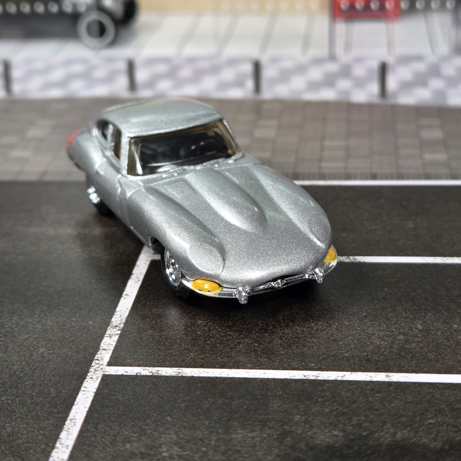 Hot Wheels Limited Edition Jaguar XKE Coupe w/ Real Riders Silver Diecast 1/64