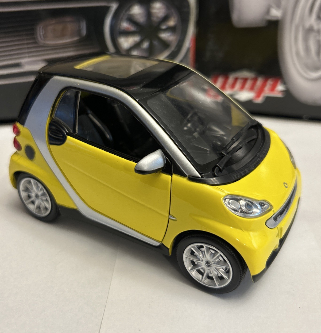 1:24 Ray Toys Smart Car Diecast Yellow