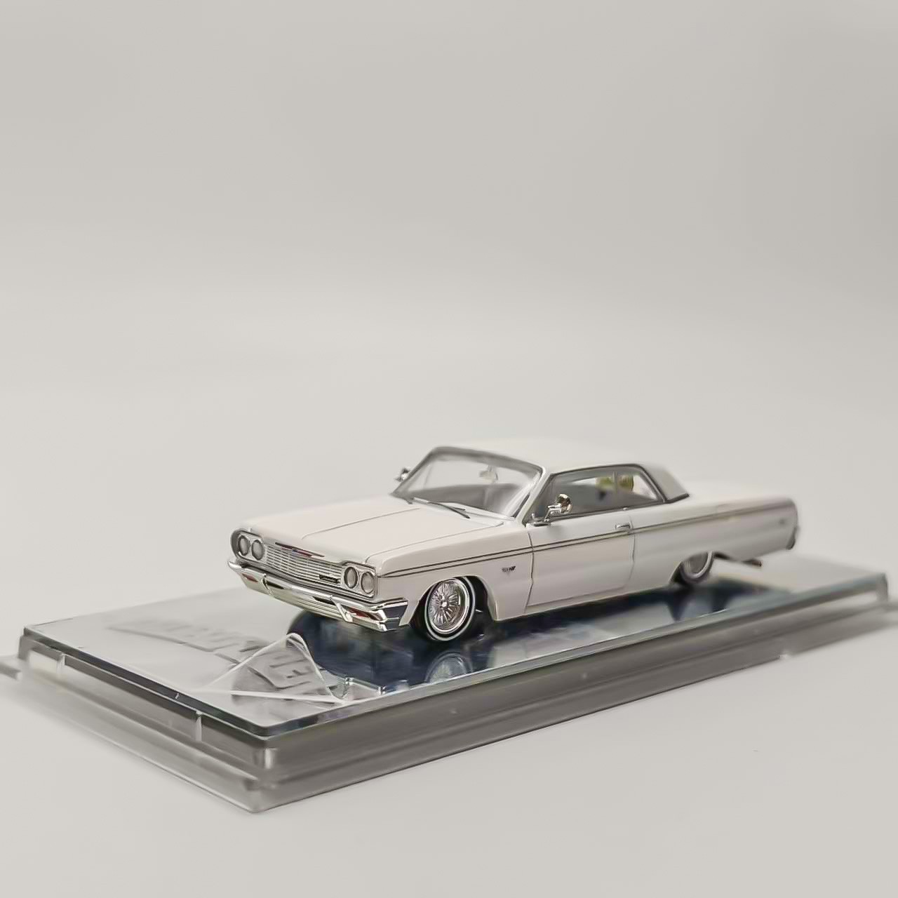 97M 1:64 Corona Impala SS 1964 Lowrider Hydraulic Chassis Diecast Model Car