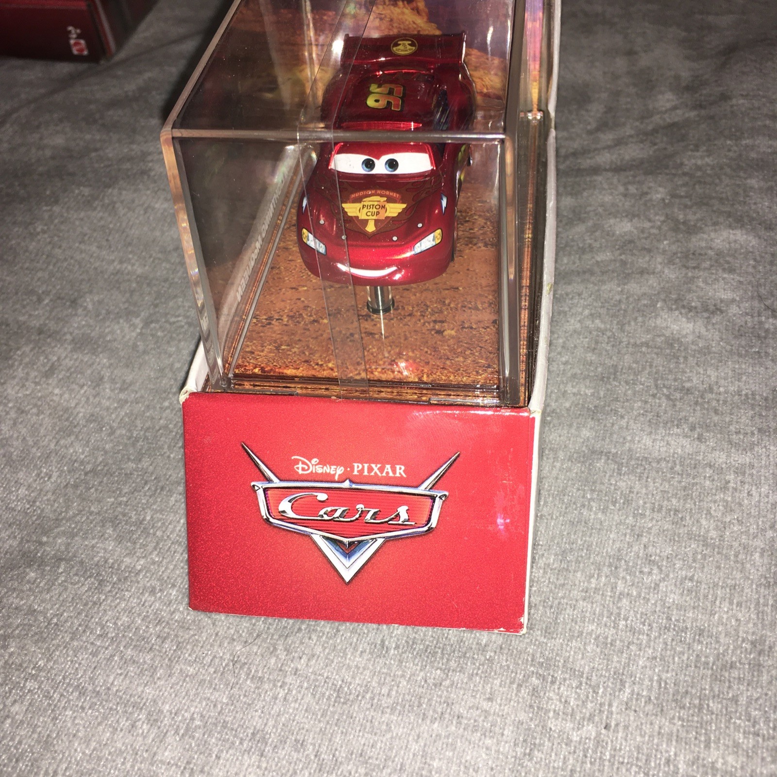 Disney Pixar Cars RS Team Lightning McQueen #95 Diecast w/ Case Special Edition