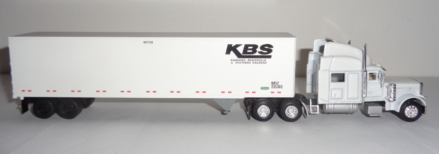 Malibu International 1/87 Peterbilt 379 W/Atlas Pines 45′ Dryvan Trailer – Loose