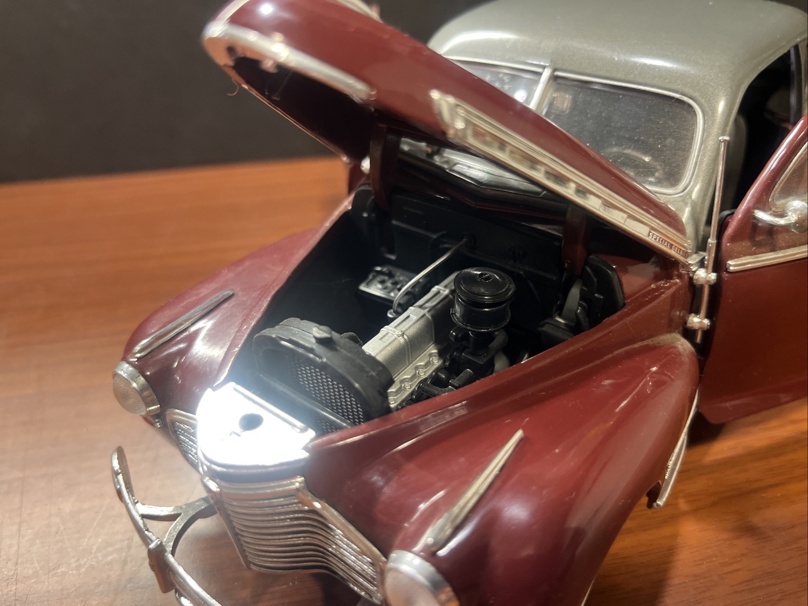Used 1941 Chevrolet Deluxe Coupe 1/18