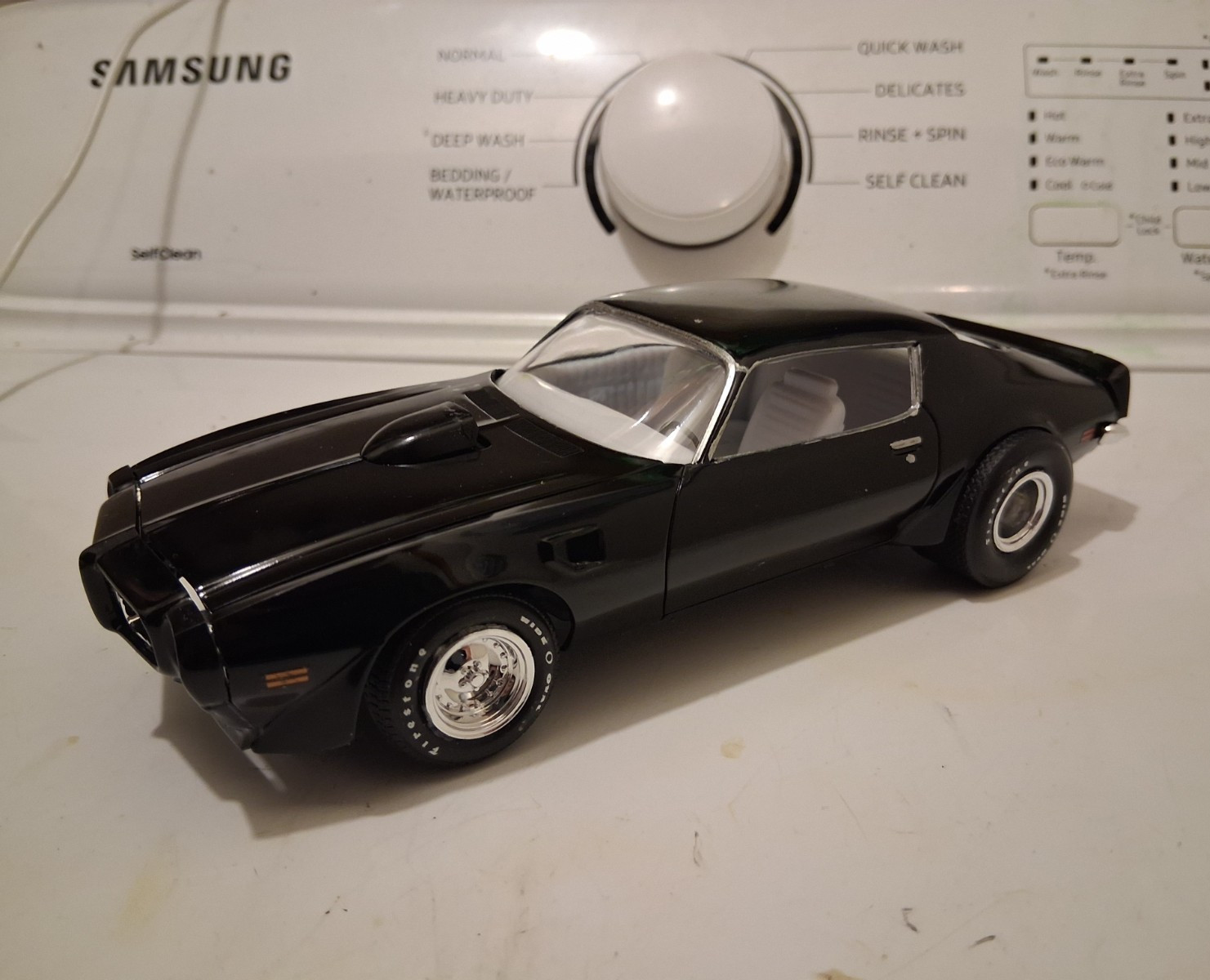 Revell 1:24 Pontiac Firebird Trans Am Black Plastic Model Car Opening Hood