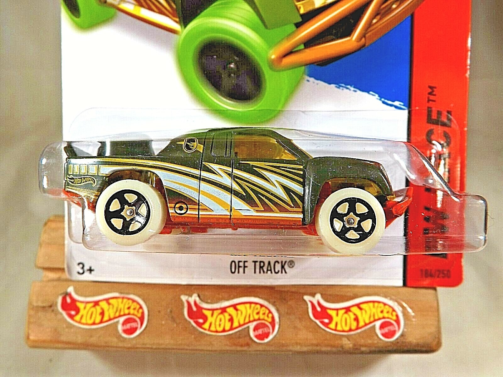 2014 Hot Wheels Treasure Hunt #184 HW Race-NightStorm OFF TRACK Green w/GlowWhls