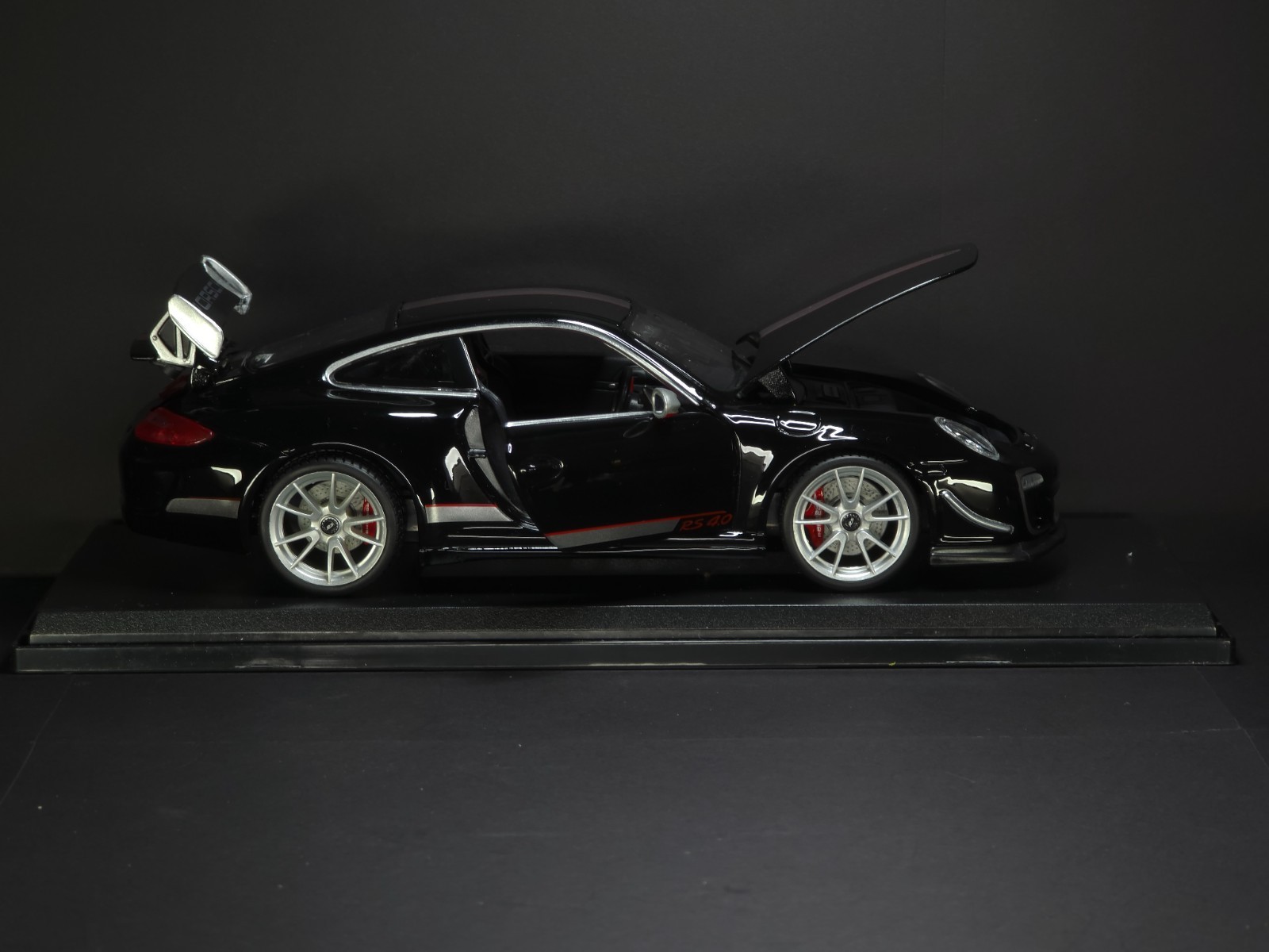 Porshe 911 GT3 RS 4.0 1:18 Maisto Exclusive Style Special Edition – Black