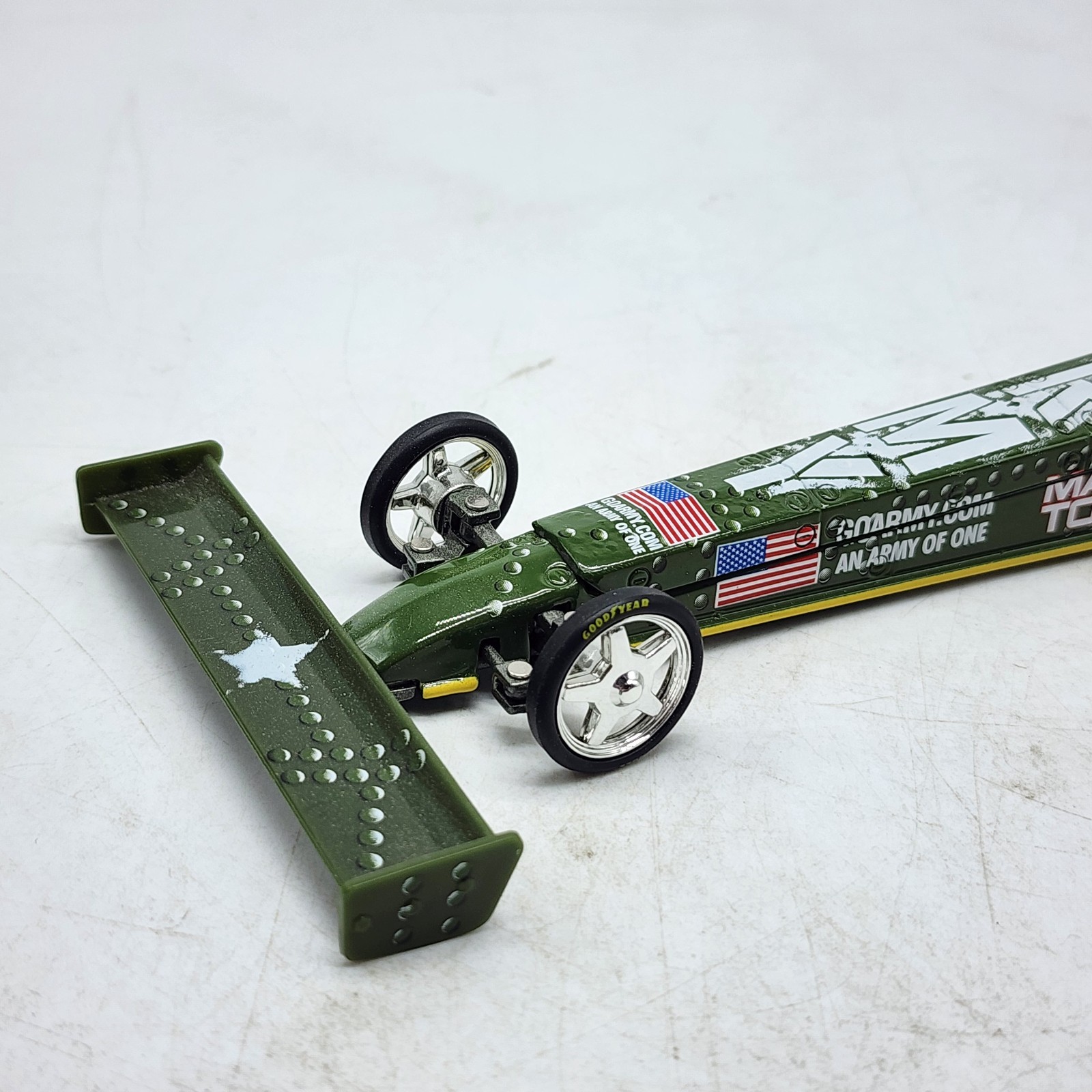 44D Racing Champions 1:24 Tony Schumacher U.S. Army Matco 2004 NHRA Dragster