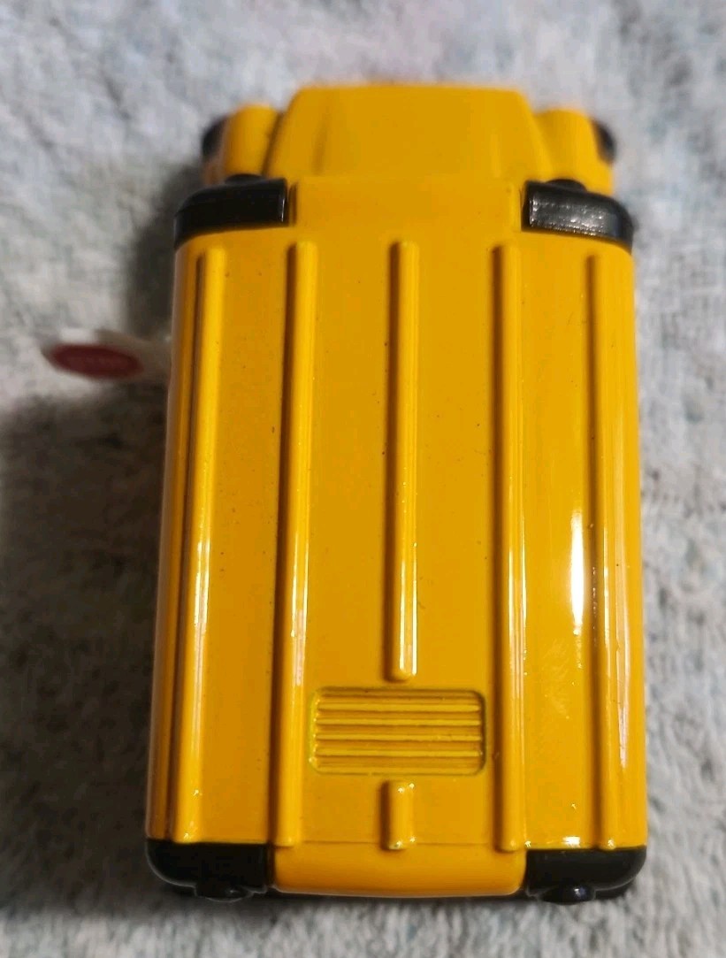 (2) Kintoy Yellow Mini-Short School Bus Diecast Pull Back Action Stop Sign Moves