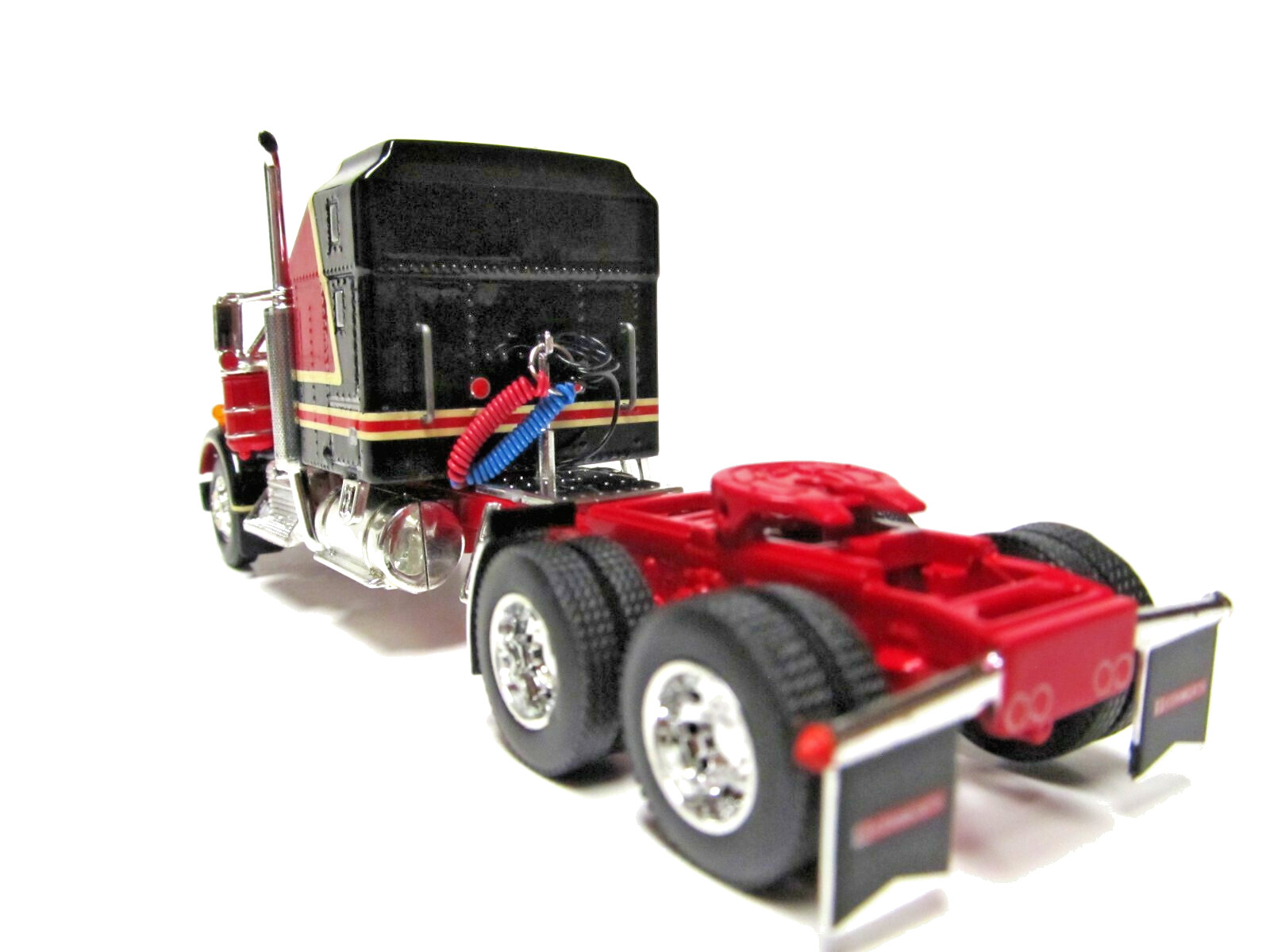 DCP, FIRST GEAR 1/64 SCALE W-900A KENWORTH AERODYNE, RED & BLACK, TAN STRIPE