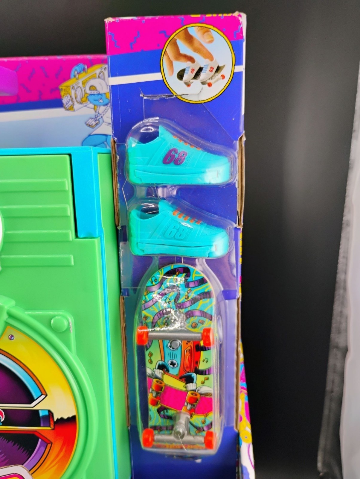 Hot Wheels Skate Boombox Skatepark Set With Exclusive Board