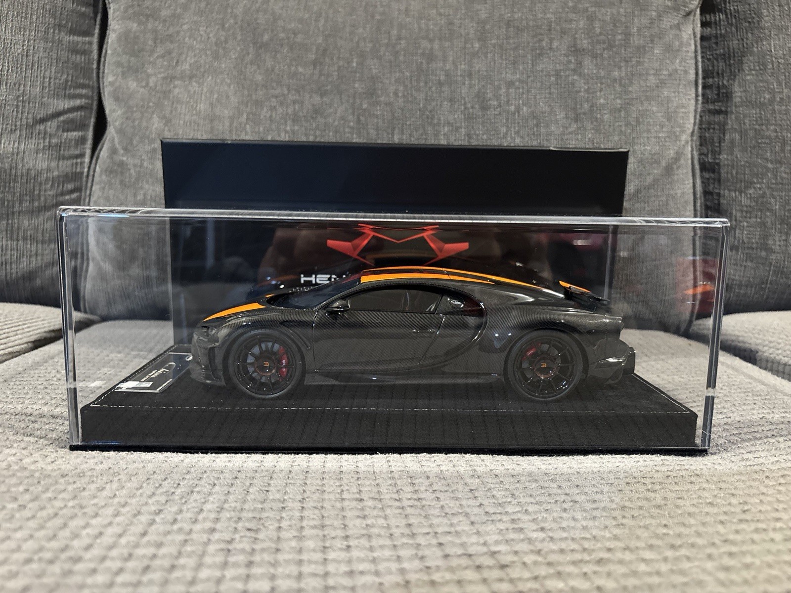 1/18 HH Henson & Heaven Bugatti Chiron SuperSport Carbon/orange High Wing Limite