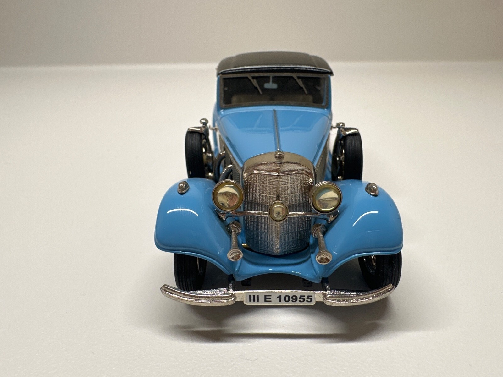 1939 Mercedes 540K Convertible C, closed roof light blue-white 1/43 ready made