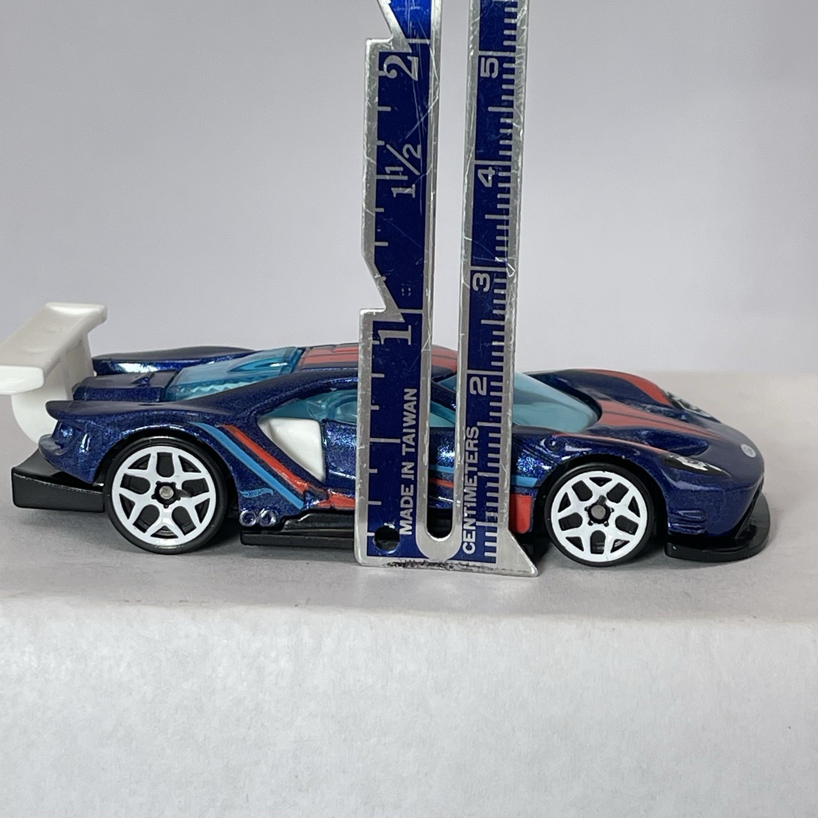2022 Hot Wheels 16 Ford GT Race Blue Red ’23 HW Motor Show Diecast Plastic Car