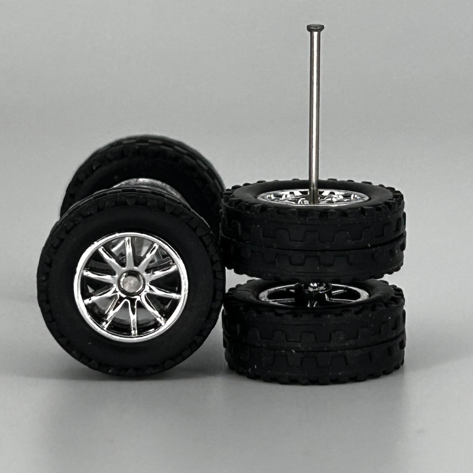 14mm 4×4 Truck Tire Sets – Blackwall Chrome 10 Spoke for Hot Wheels