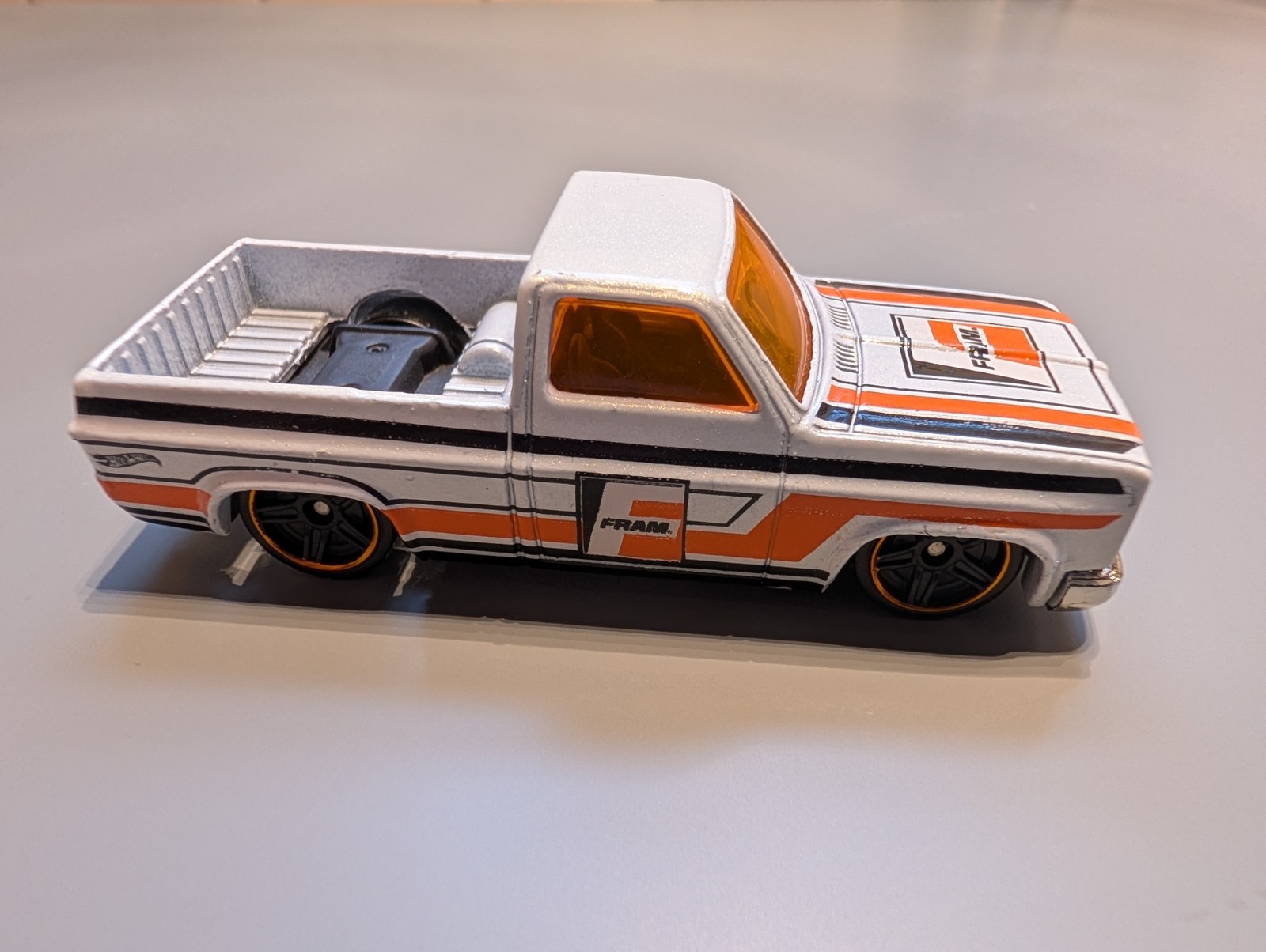 HOT WHEELS ’83 CHEVY SILVERADO FRAM WHITE TOYS R US EXCLUSIVE (LOOSE) VHTF!