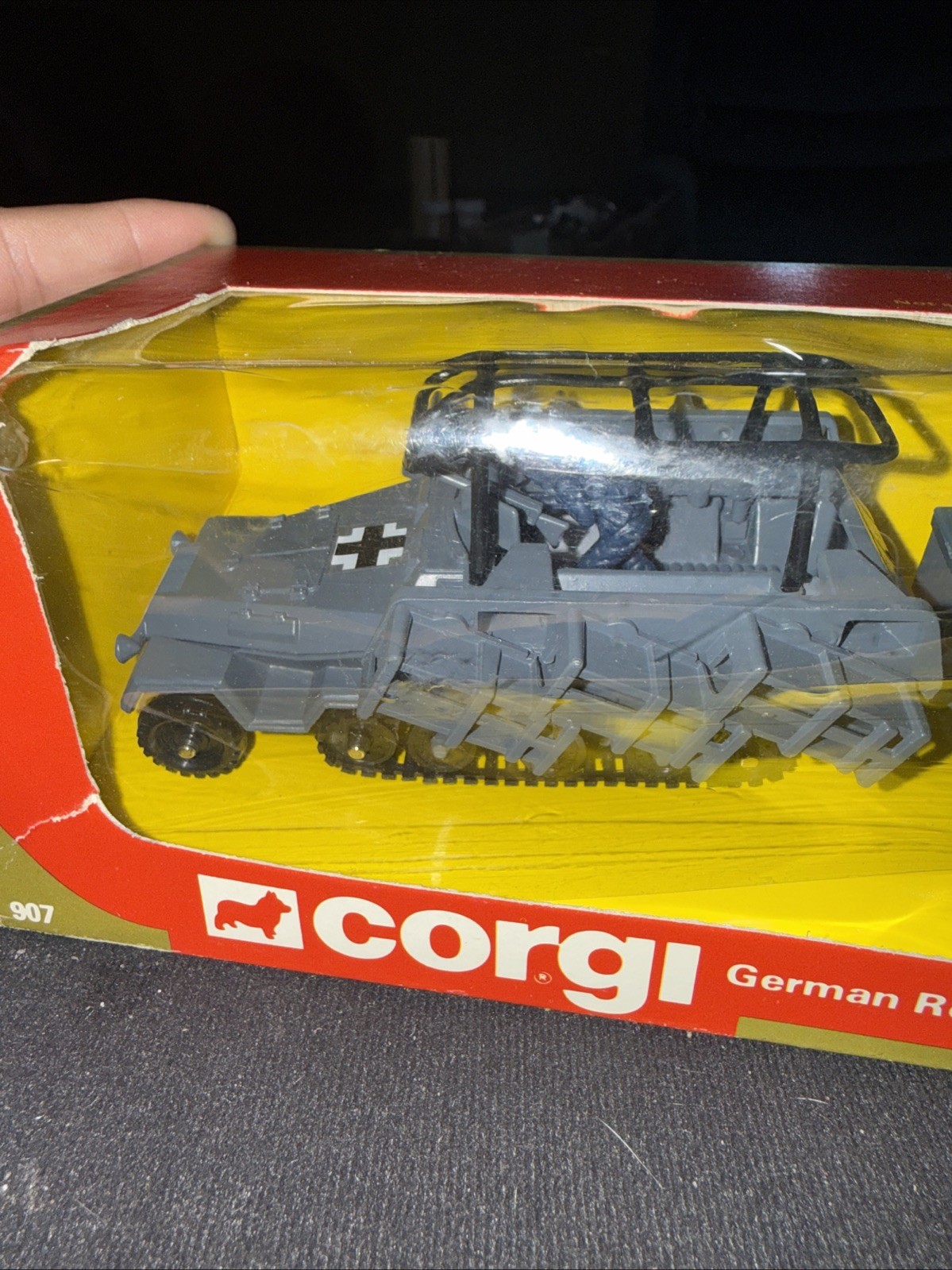 Corgi 907 Die Cast German Semi-Track Hanomog Sdkfz Rocket Launcher W/Shotman EX