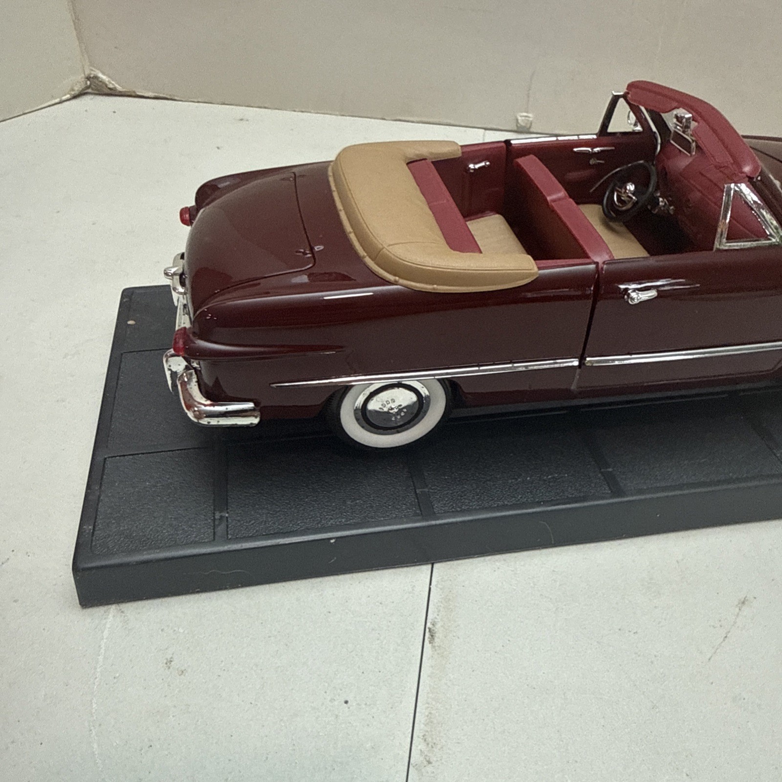 ford 1949 convertible 1/18 scale diecast MIRA Golden line