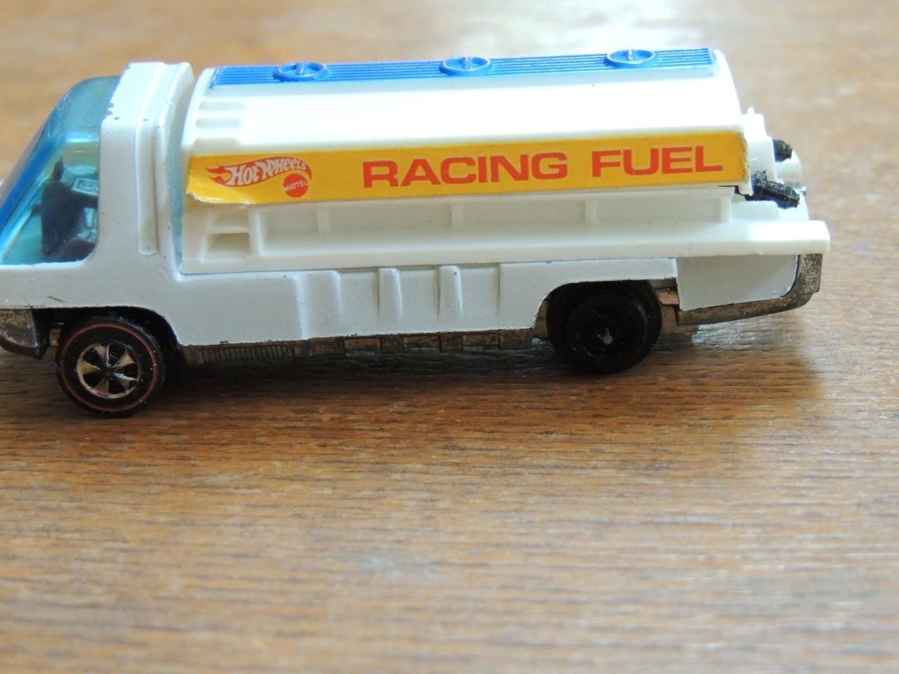 Vintage Hot Wheels Redline Heavyweights Fuel Tanker Truck White NICE! READ!