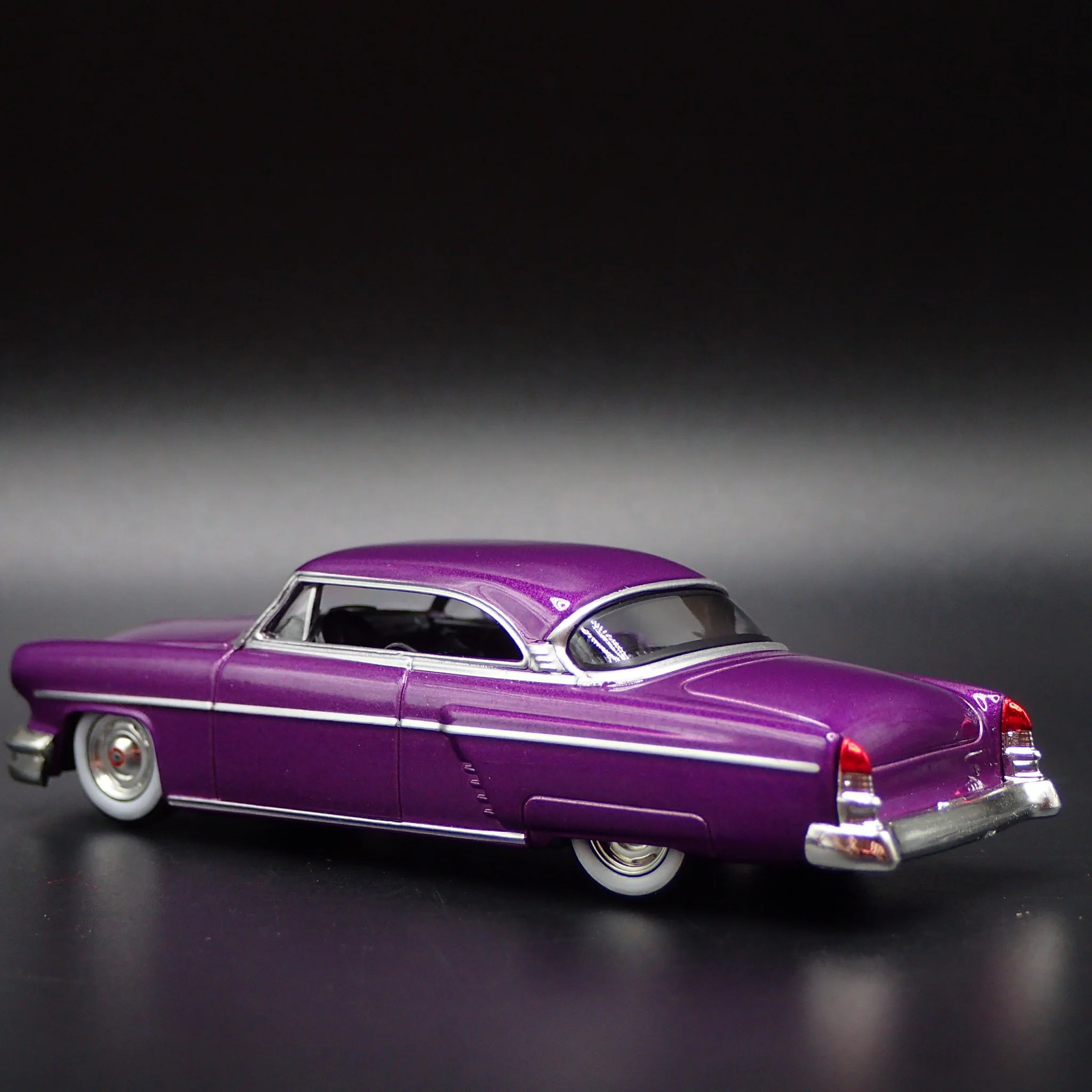 1954 54 LINCOLN CAPRI RARE 1:64 SCALE COLLECTIBLE DIORAMA DIECAST MODEL CAR