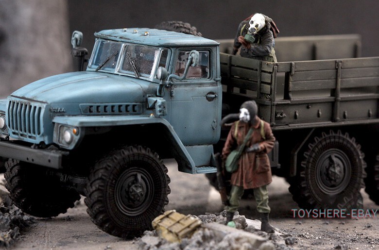 1/72 TANK 1:72 2pcs Chernobyl Biochemical Soldier Doomsday Survivor in stock