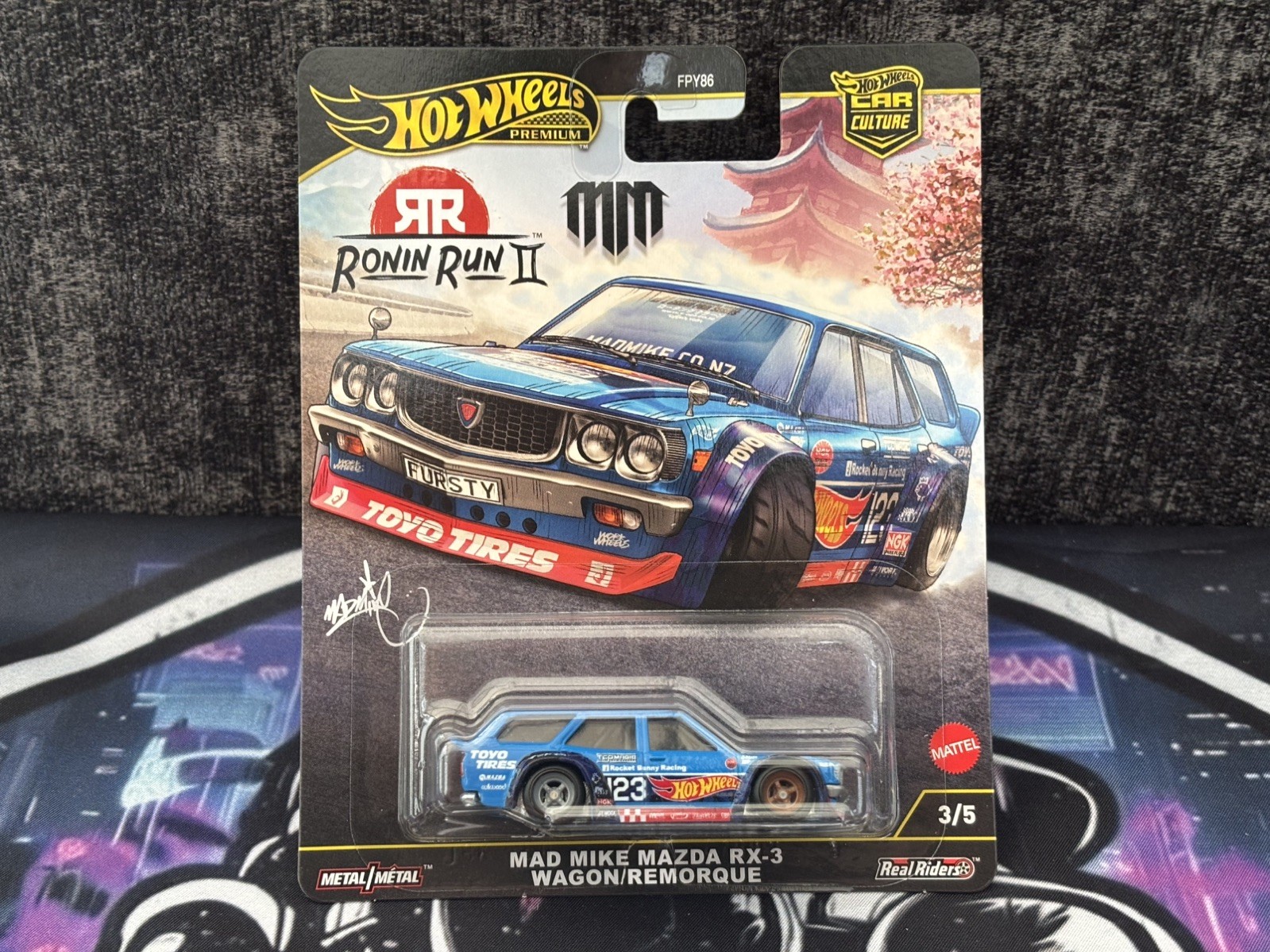 Hot Wheels Premium Car Culture Ronin Run 2 Mad Mike Mazda RX3 Wagon Remorque