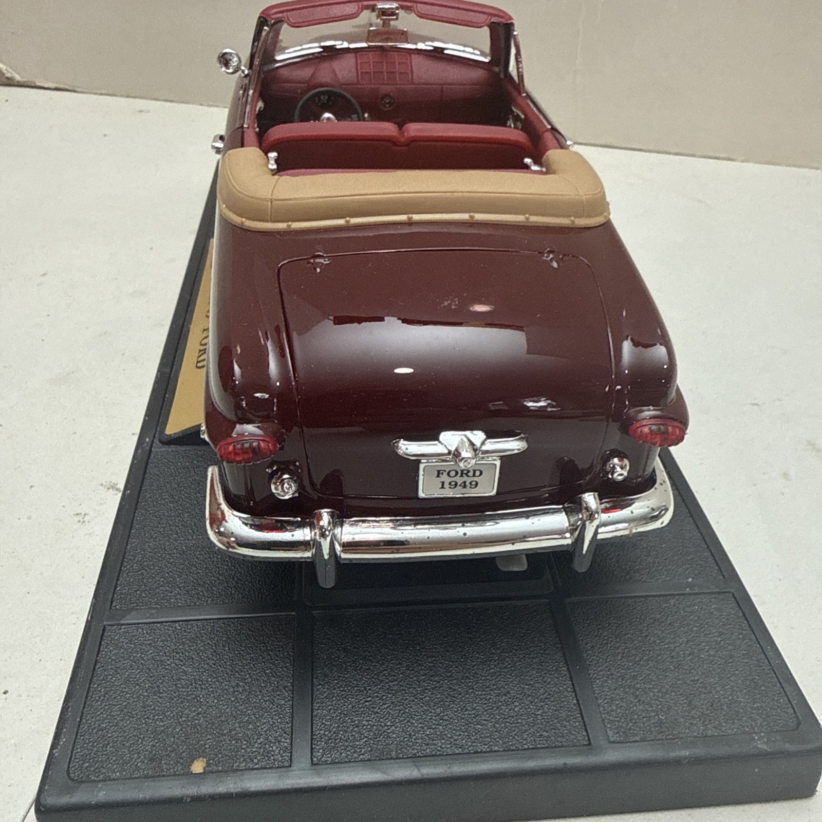 ford 1949 convertible 1/18 scale diecast MIRA Golden line
