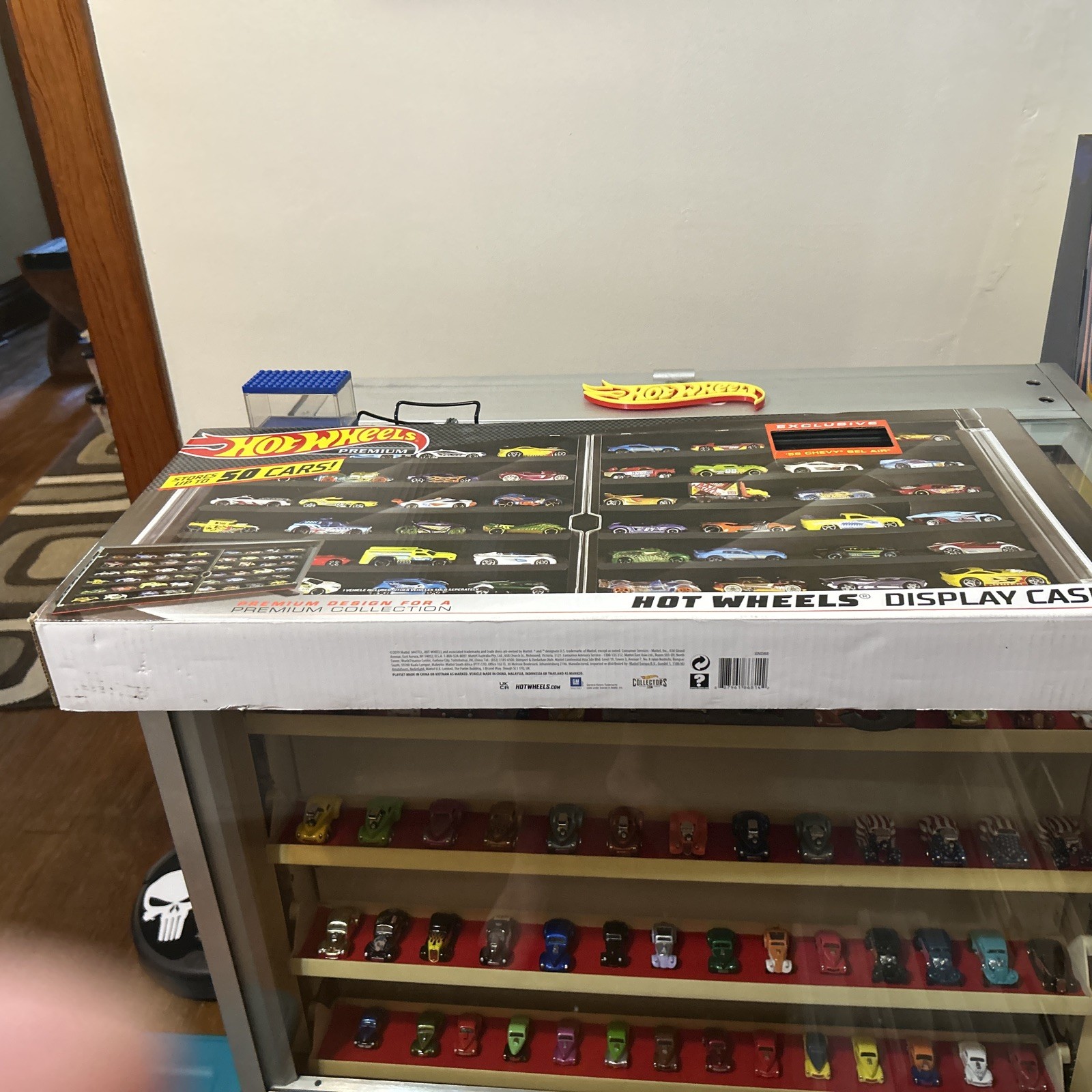 Hot Wheels Premium Display Case With Exclusive ‘55 Chevy Bel Air New Sealed
