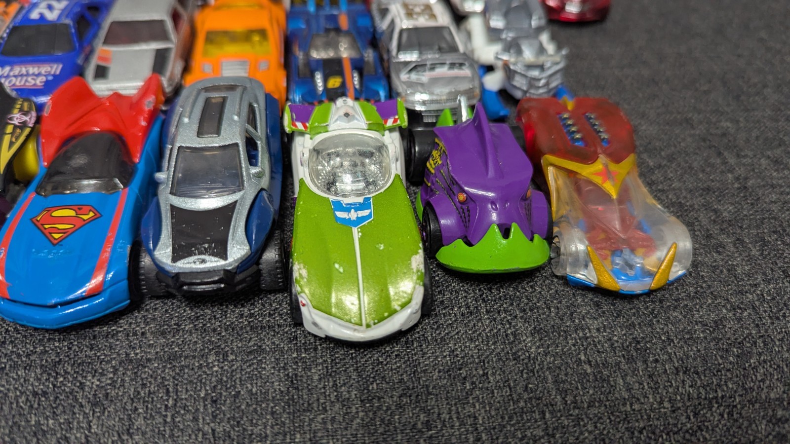 Hot Wheels / Matchbox /Other Loose Cars And Other Vehicles Lot Of 29